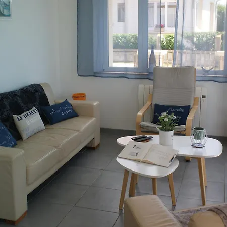 Wonderful In With Garden, Cleaning Included *